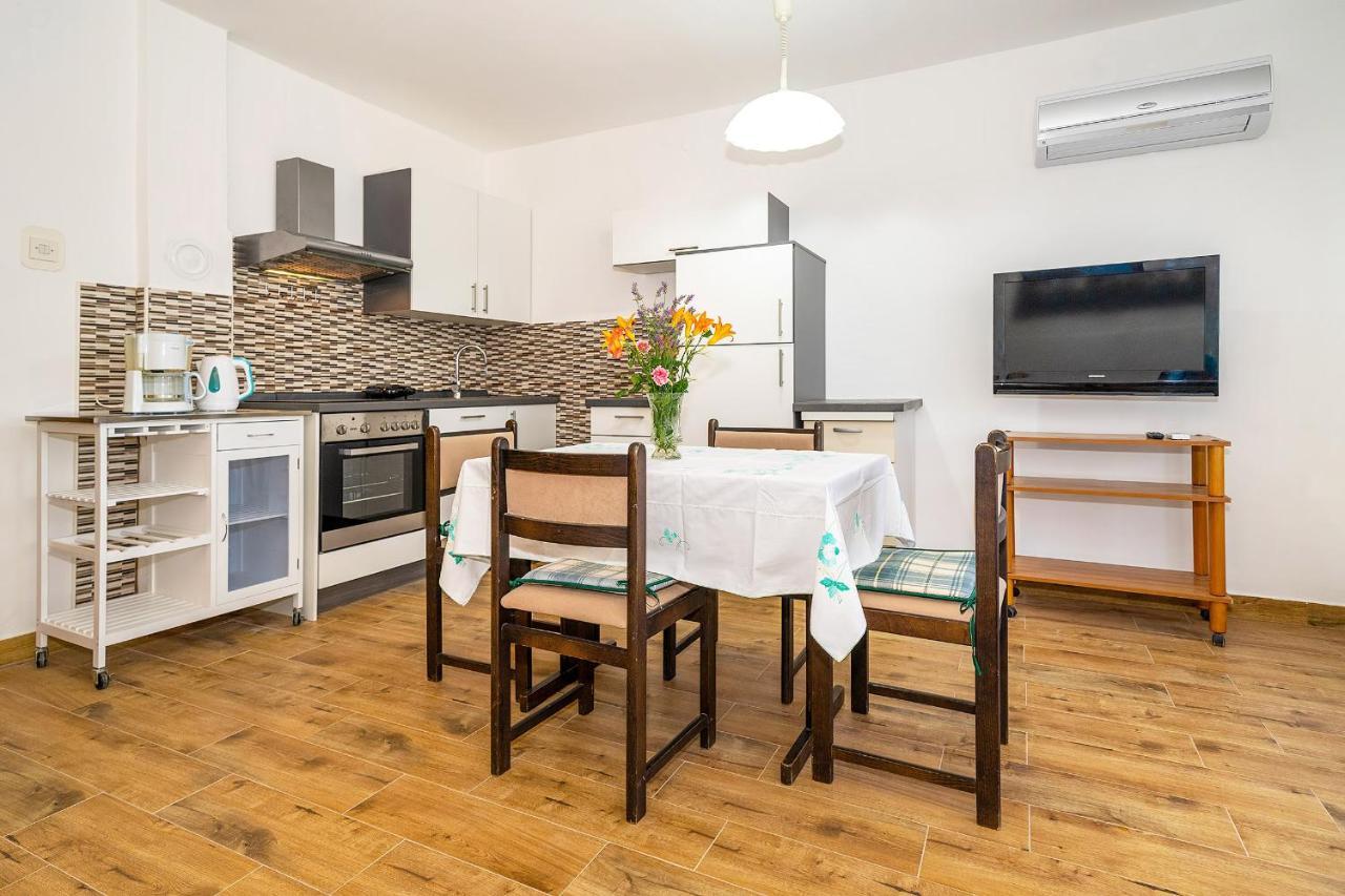 Apartments Jurina Krk Town Kültér fotó